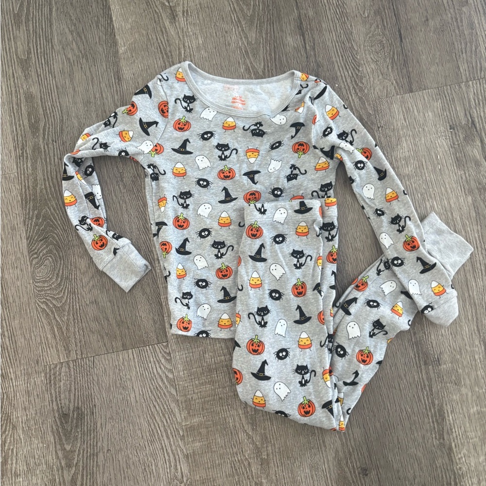 NWOT Halloween Jammie’s size 6